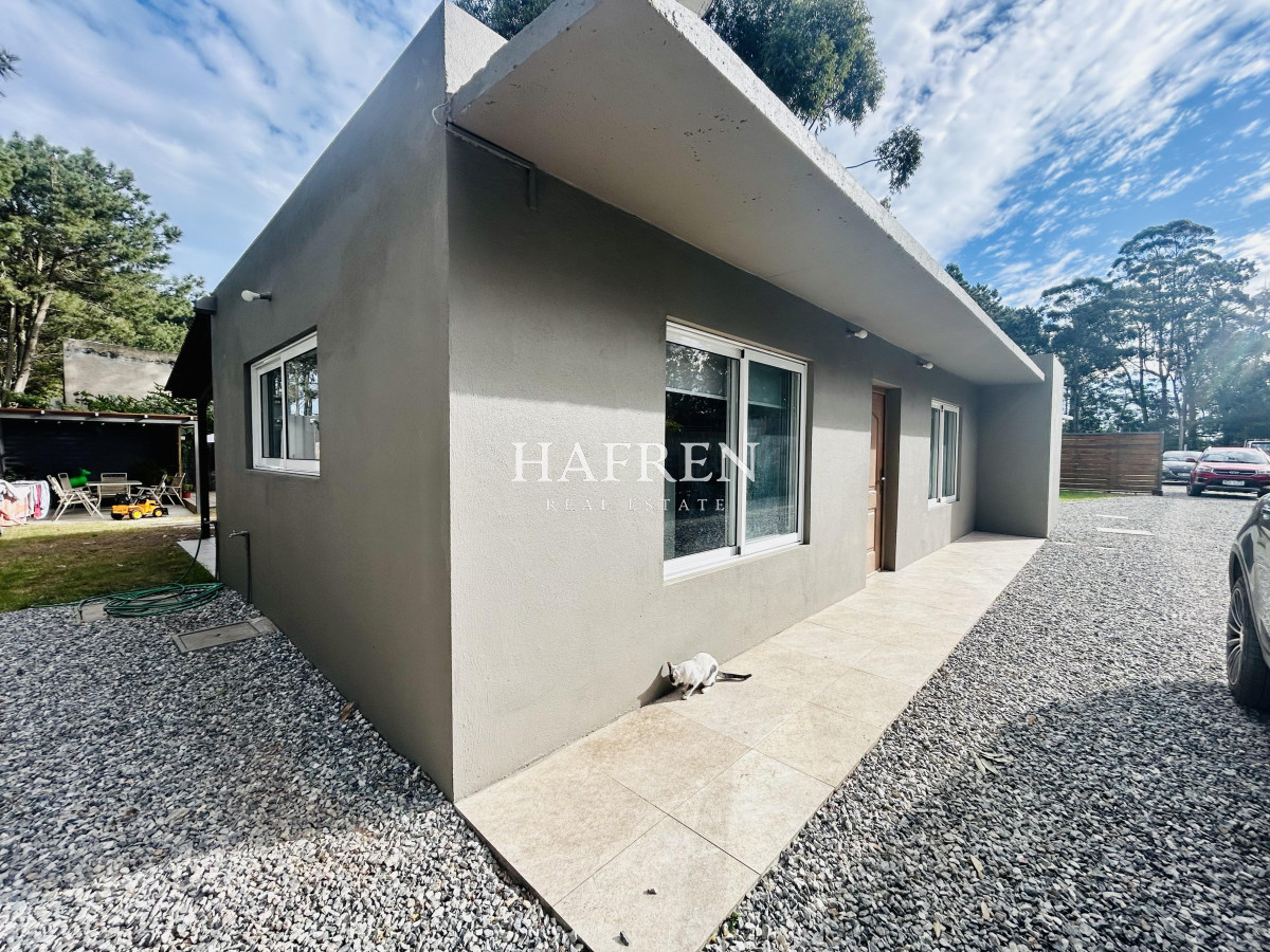 Casa ID.455 - Venta Casa Punta del Este. Parque Burnett. 3 dormitorios y 2 baños con Piscina