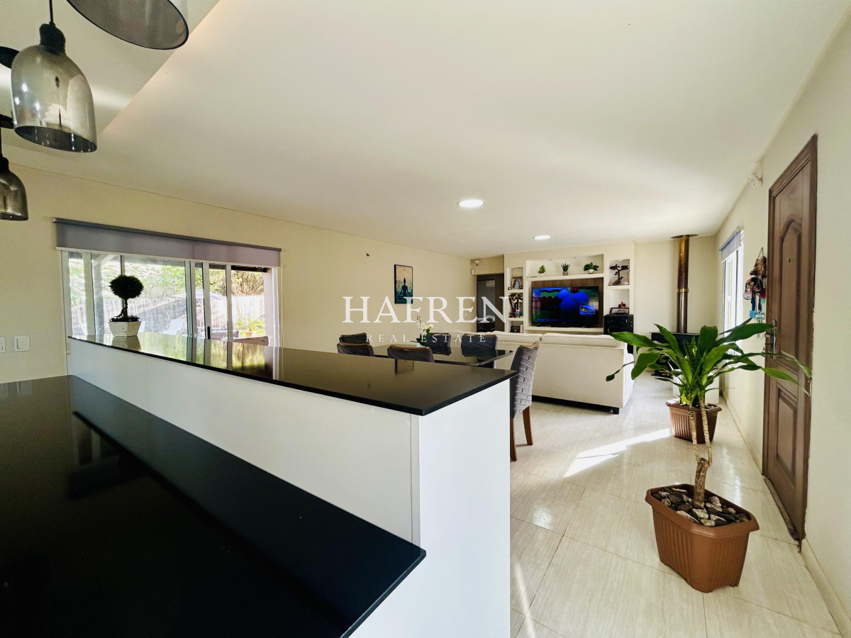 Casa ID.455 - Venta Casa Punta del Este. Parque Burnett. 3 dormitorios y 2 baños con Piscina