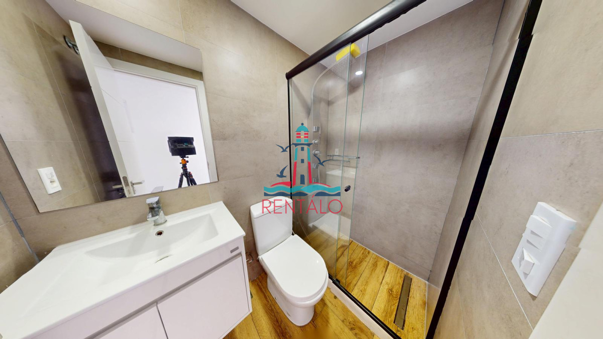 Apartamento ID.190 - Apartamento en venta de 2 dormitorios en Punta del Este primera linea 