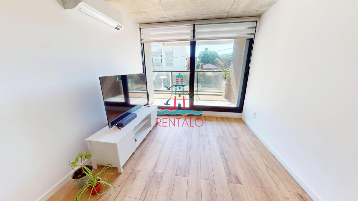 Apartamento ID.190 - Apartamento en venta de 2 dormitorios en Punta del Este primera linea 