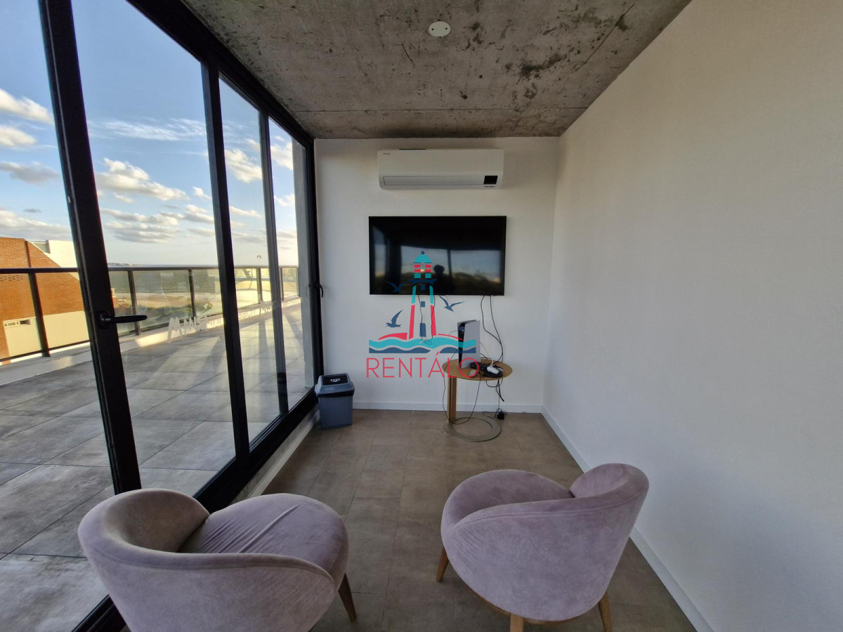 Apartamento ID.190 - Apartamento en venta de 2 dormitorios en Punta del Este primera linea 