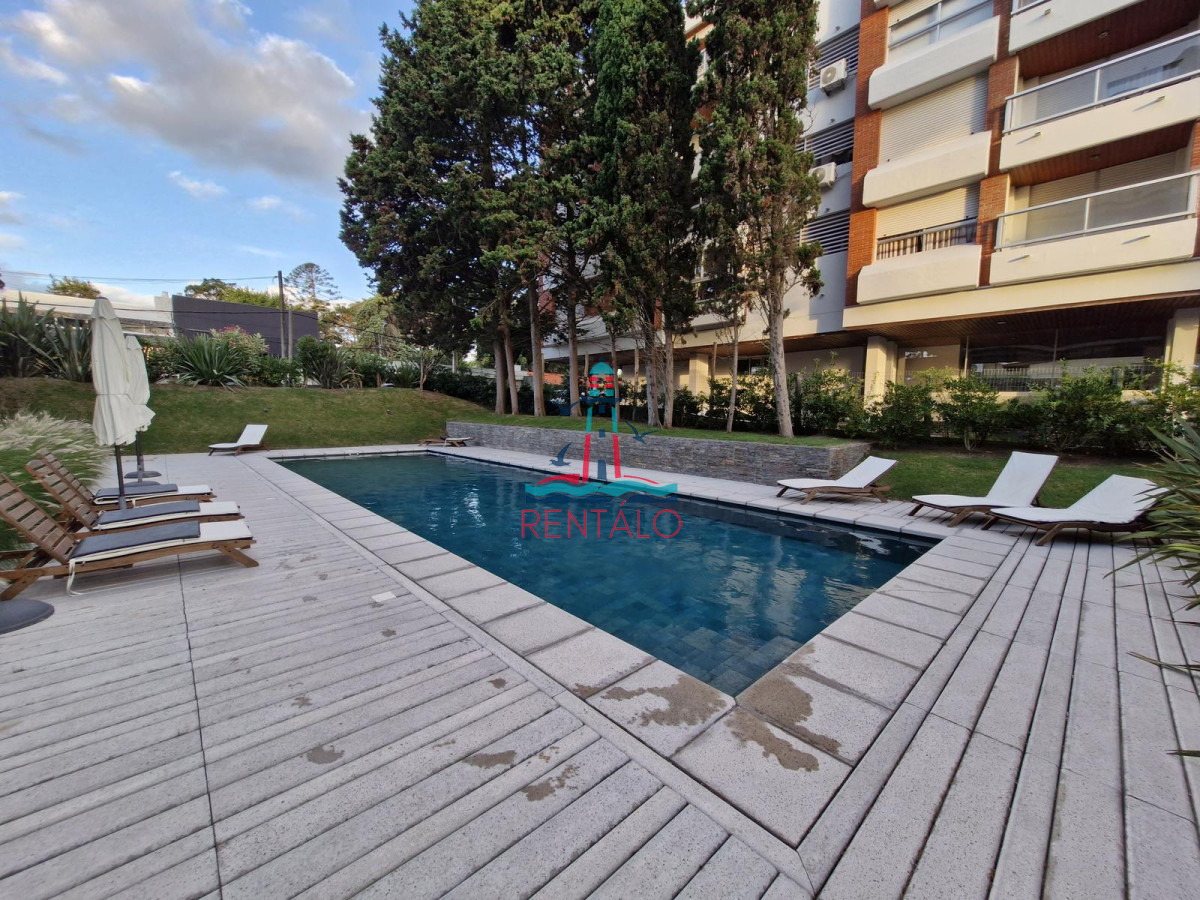 Apartamento ID.190 - Apartamento en venta de 2 dormitorios en Punta del Este primera linea 