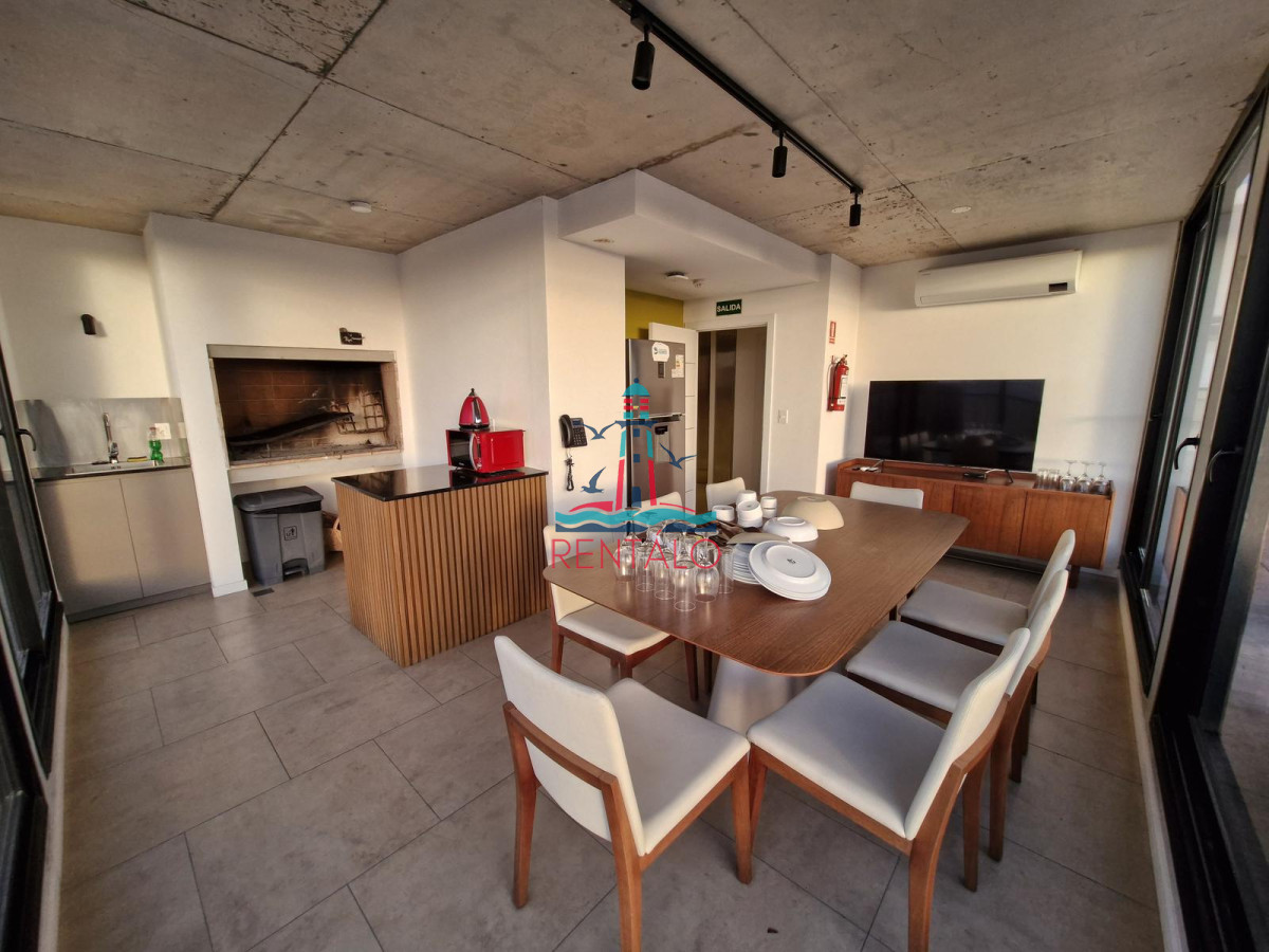 Apartamento ID.190 - Apartamento en venta de 2 dormitorios en Punta del Este primera linea 