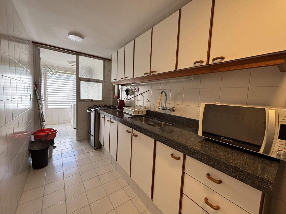 Apartamento ID.741 - Apartamento en Edificio Long Beach. Punta del Este. 2 dormitorios y medio