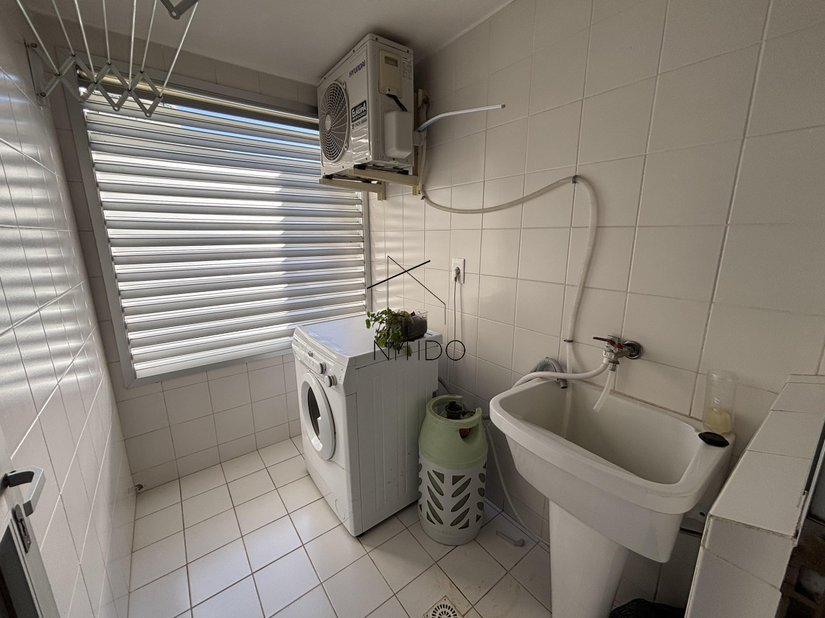 Apartamento ID.741 - Apartamento en Edificio Long Beach. Punta del Este. 2 dormitorios y medio