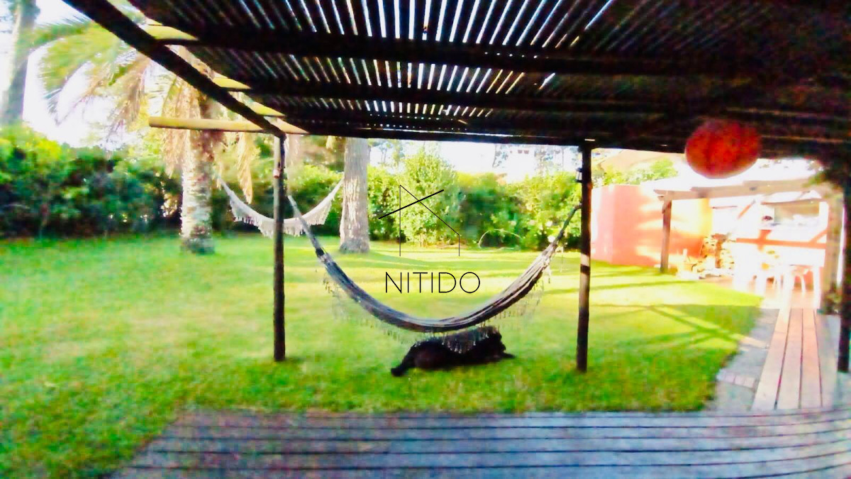 Casa ID.312 - Casa 3 dormitorios en venta en Pinares a una cuadra y media del mar, Punta del Este