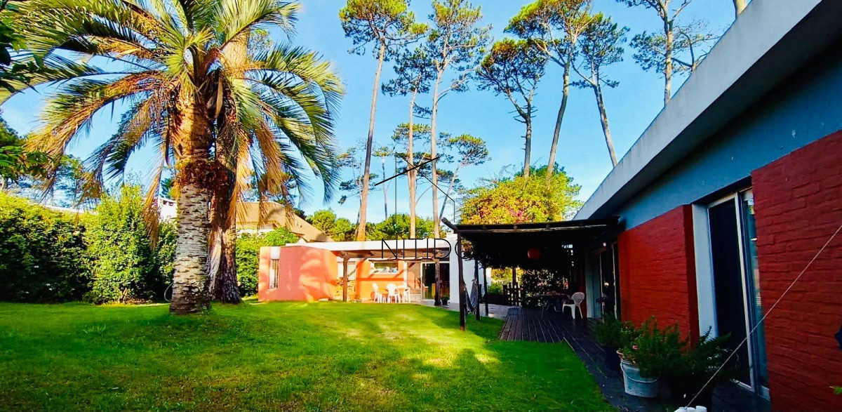 Casa ID.312 - Casa 3 dormitorios en venta en Pinares a una cuadra y media del mar, Punta del Este