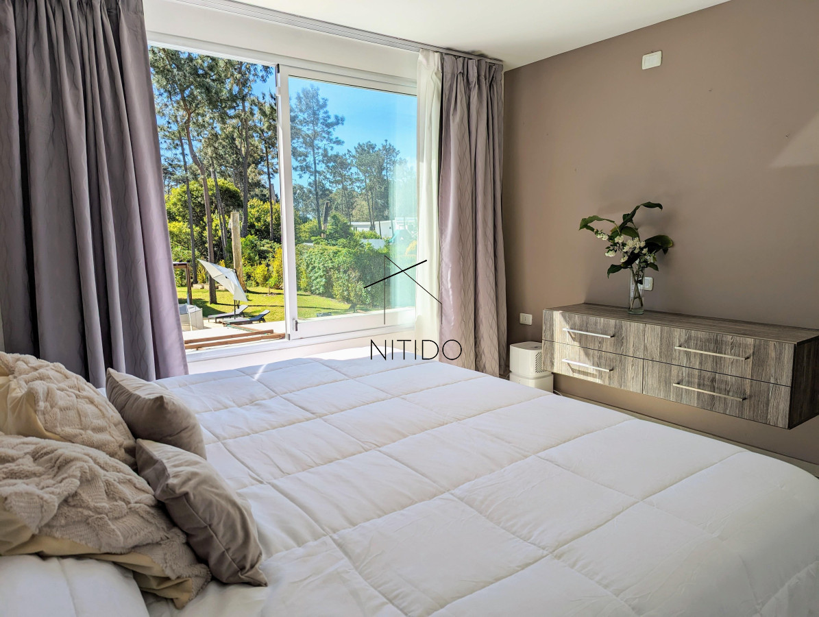 Casa ID.211 - Venta Casa 4 dormitorios en Pinares Punta del Este