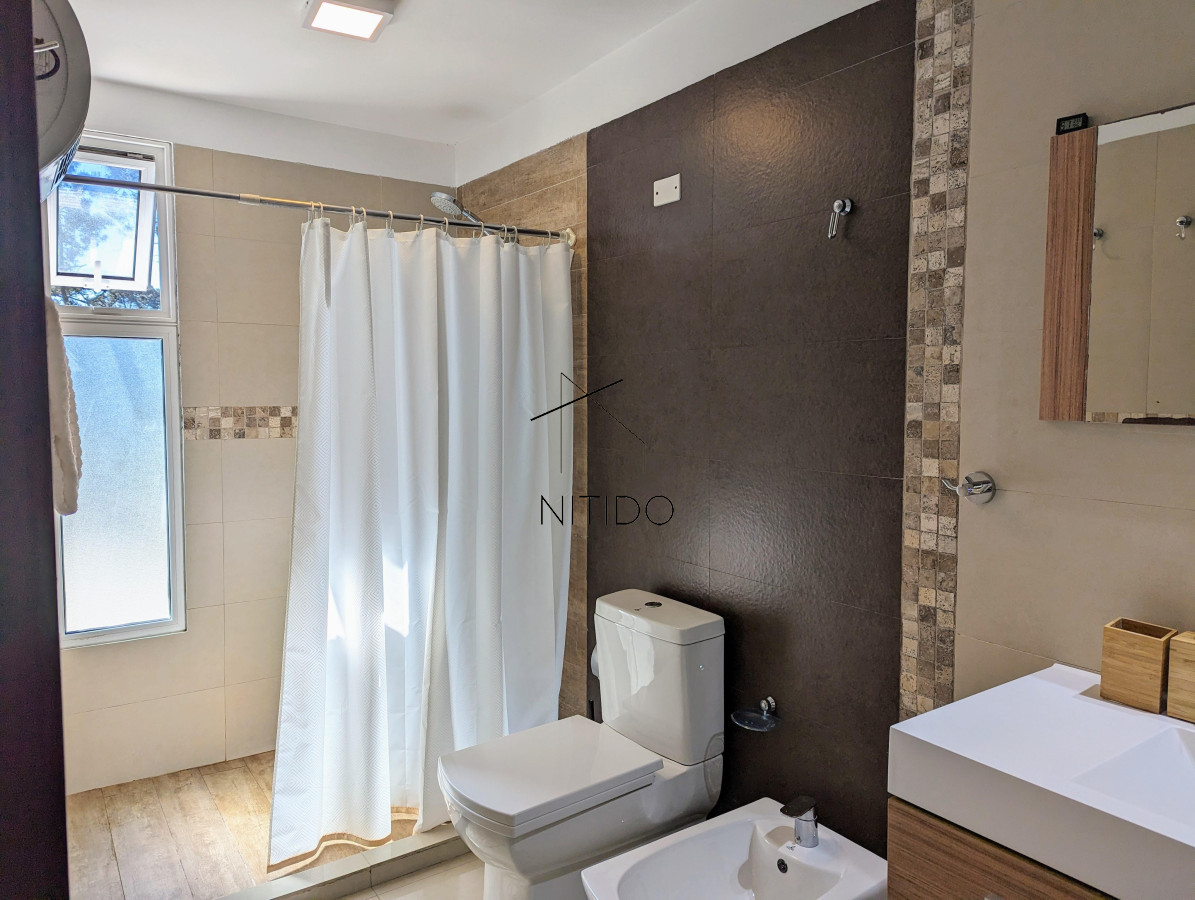 Casa ID.211 - Venta Casa 4 dormitorios en Pinares Punta del Este