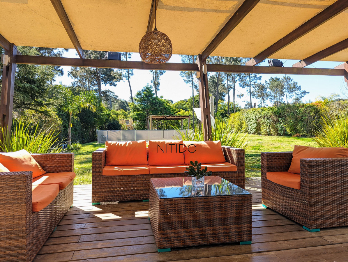 Casa ID.211 - Venta Casa 4 dormitorios en Pinares Punta del Este