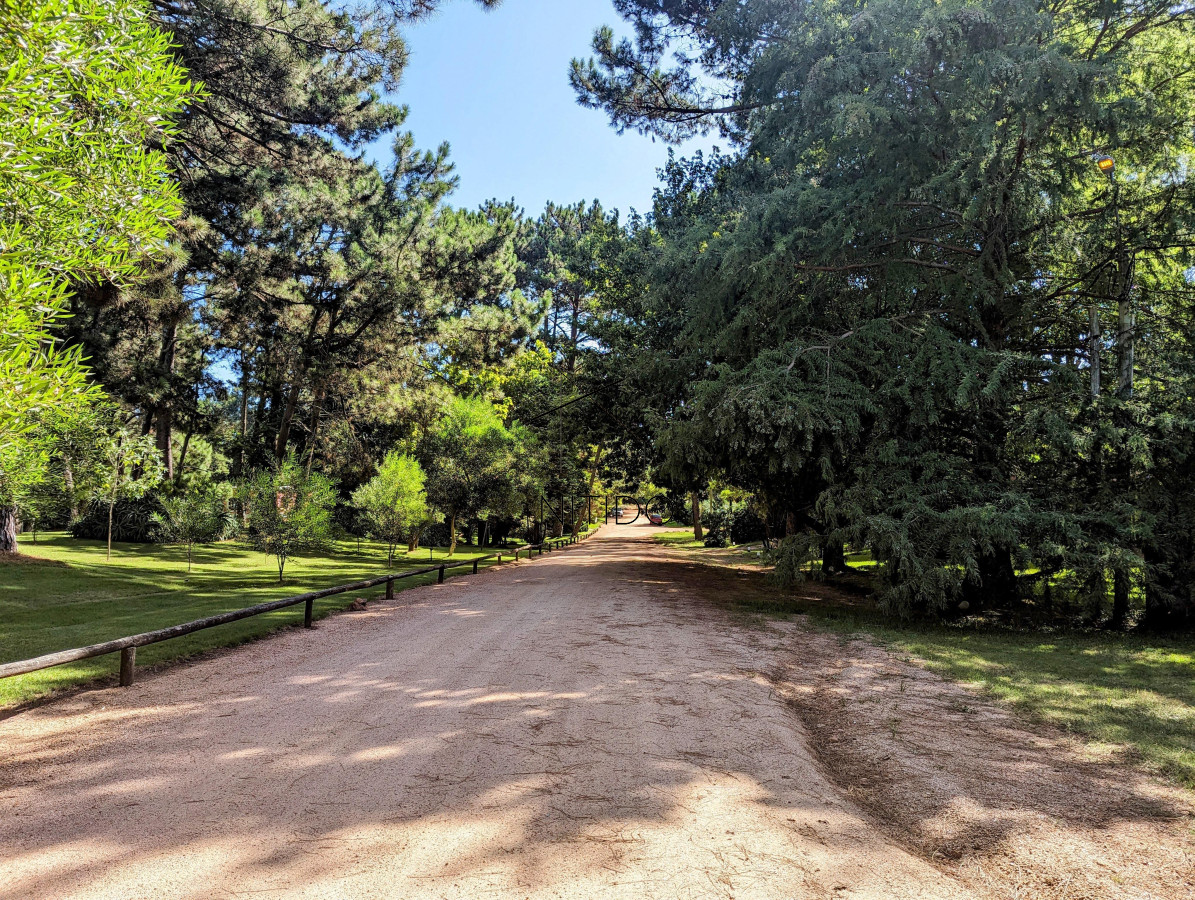 Casa ID.211 - Venta Casa 4 dormitorios en Pinares Punta del Este