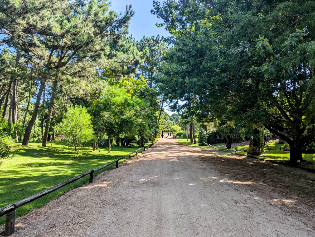 Casa ID.211 - Venta Casa 4 dormitorios en Pinares Punta del Este