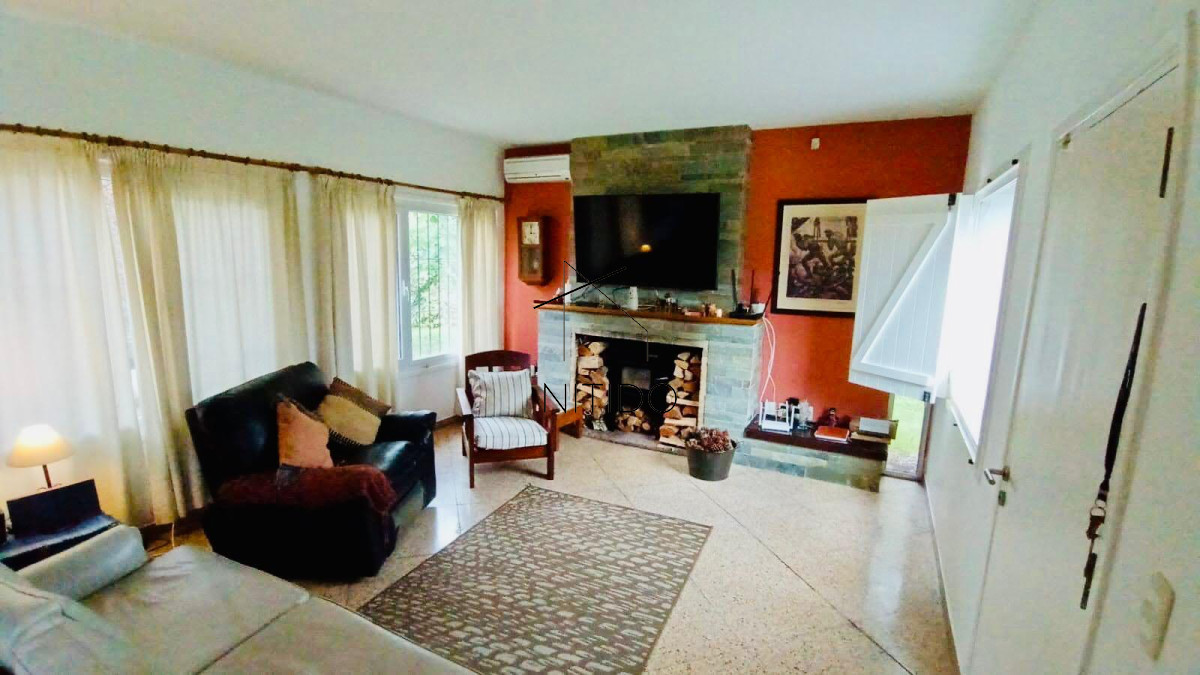 Casa ID.312 - Casa 3 dormitorios en venta en Pinares a una cuadra y media del mar, Punta del Este