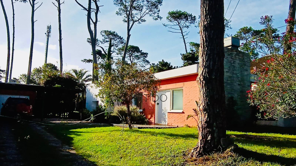 Casa ID.312 - Casa 3 dormitorios en venta en Pinares a una cuadra y media del mar, Punta del Este