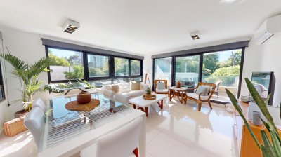 Apartamento en Punta del Este. 2 dormitorios y cochera