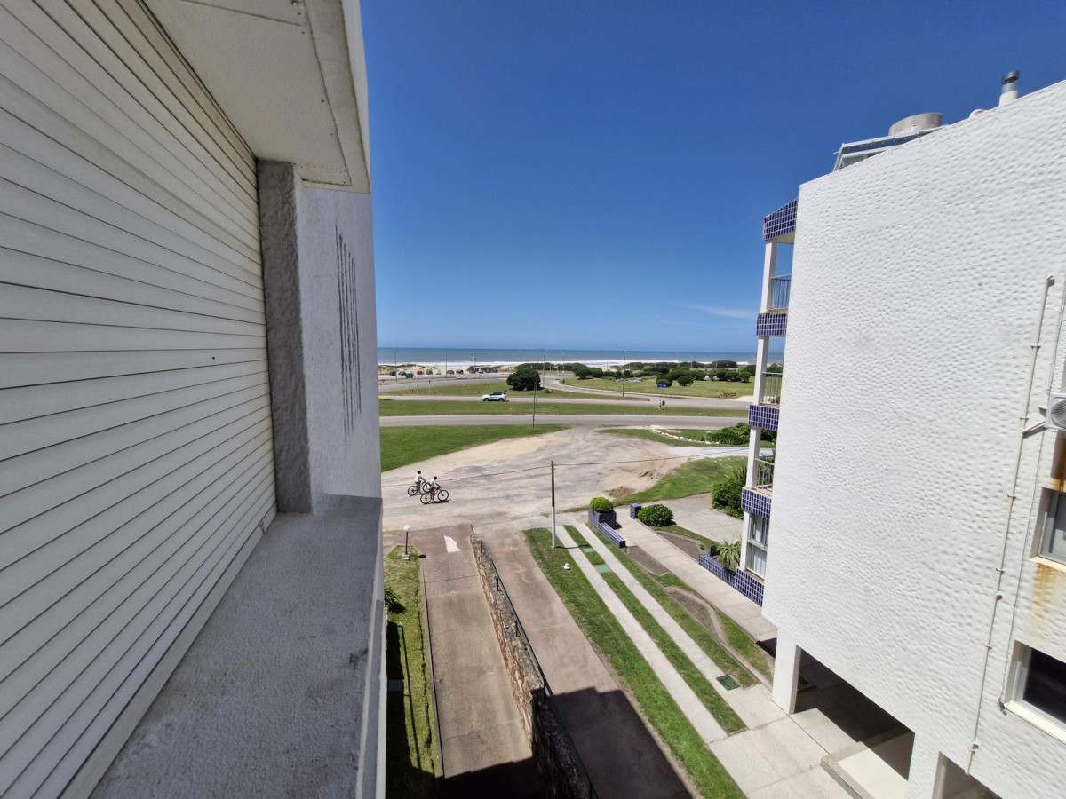 Apartamento de 1 dormitorio en Punta del Este. Vista al mar