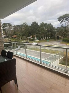 Apartamento - Venta. Cantegril 2 dormitorios y cochera