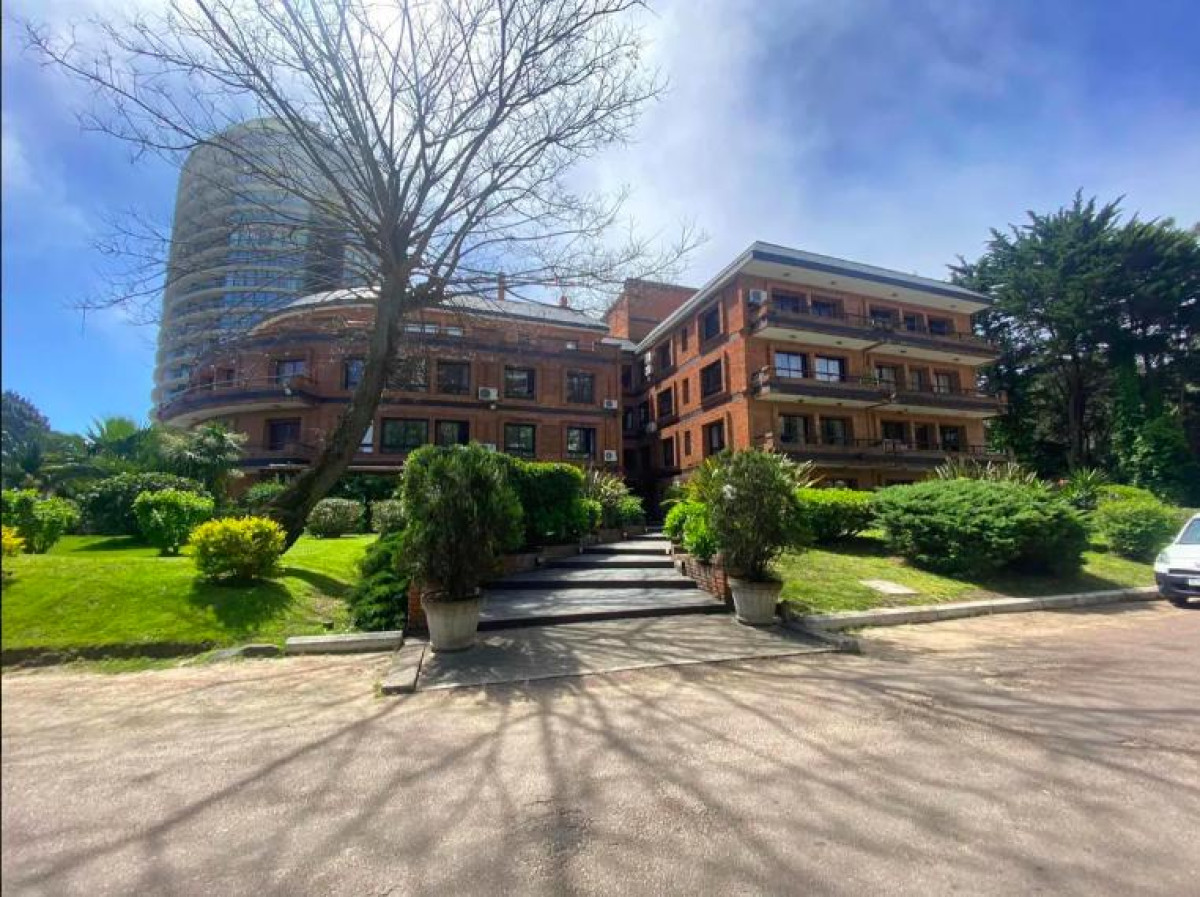 Apartamento en Punta del Este. 1 dormitorio y garaje