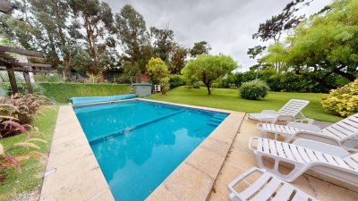 Casa en Rincon del Indio. Con apto independiente y piscina