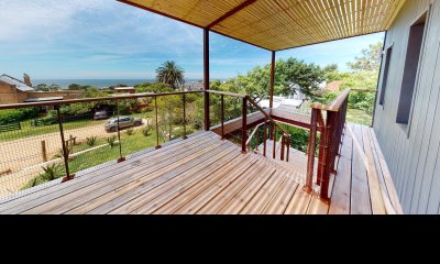 Casa en El Chorro. A estrenar con hermosa vista al mar
