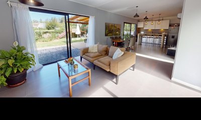Casa en La Barra. A estrenar. 3 dormitorios y 2 baños