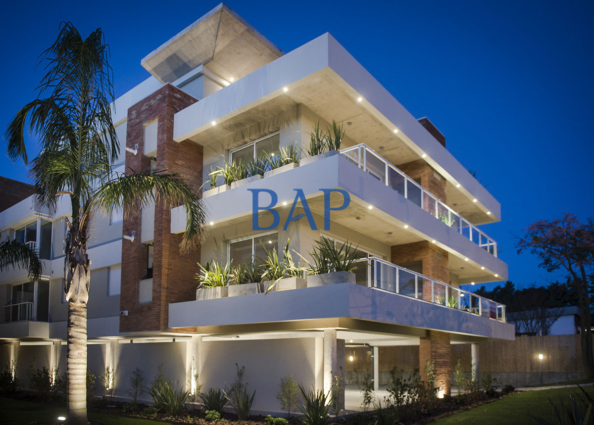 Apartamento ID.195 - Venta - 3 dorm. - Punta Carretas