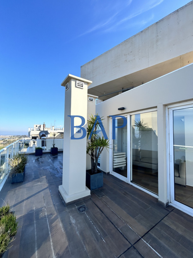 Apartamento ID.189 - Alquiler - 3 dorm. - Rambla Punta Carretas