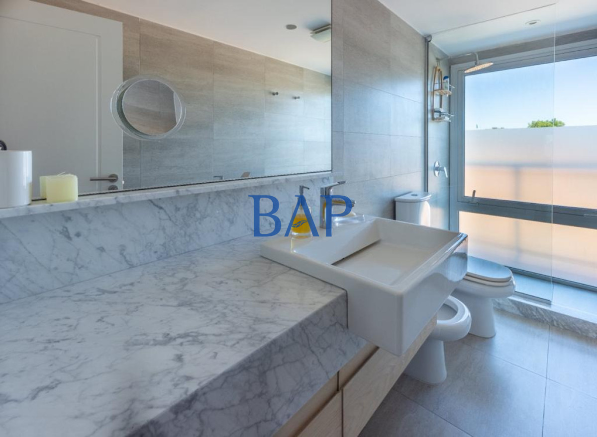 Apartamento ID.190 - Espectacular venta o alquiler - 4 dorm. -  Barra de Carrasco