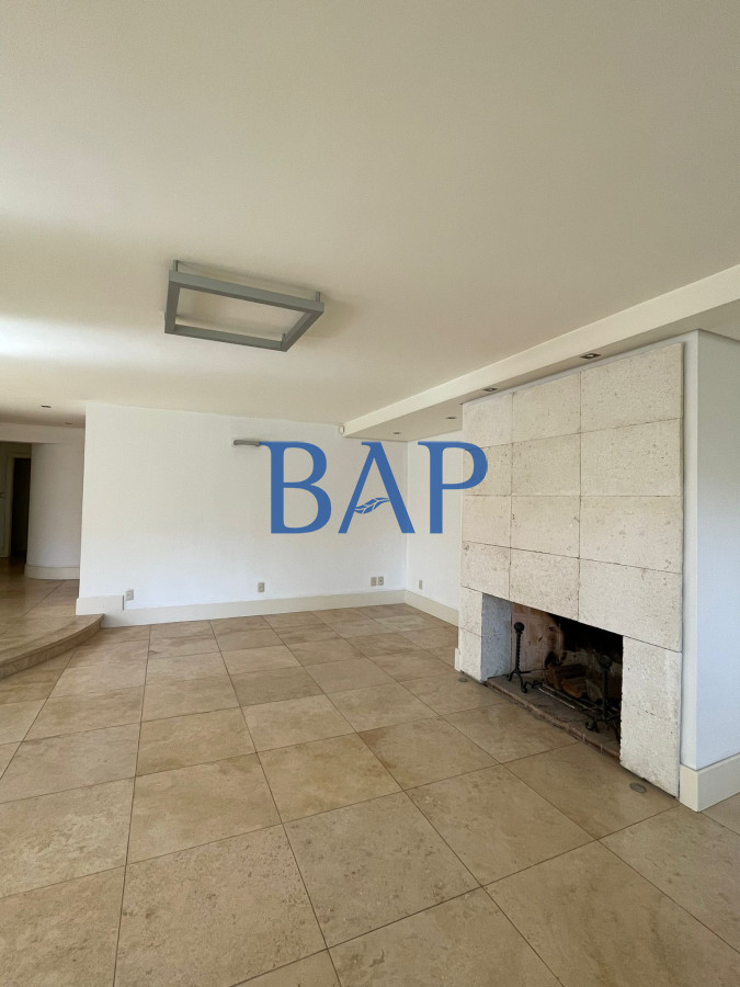 Apartamento ID.83 - Venta - 4 dorm. - Carrasco