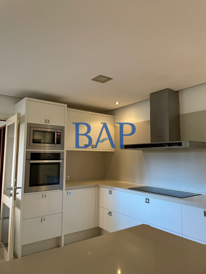Apartamento ID.83 - Venta - 4 dorm. - Carrasco