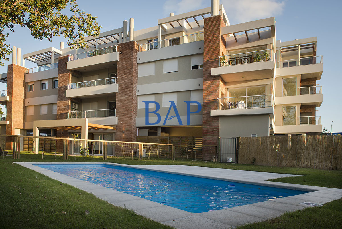 Apartamento ID.195 - Venta - 3 dorm. - Punta Carretas