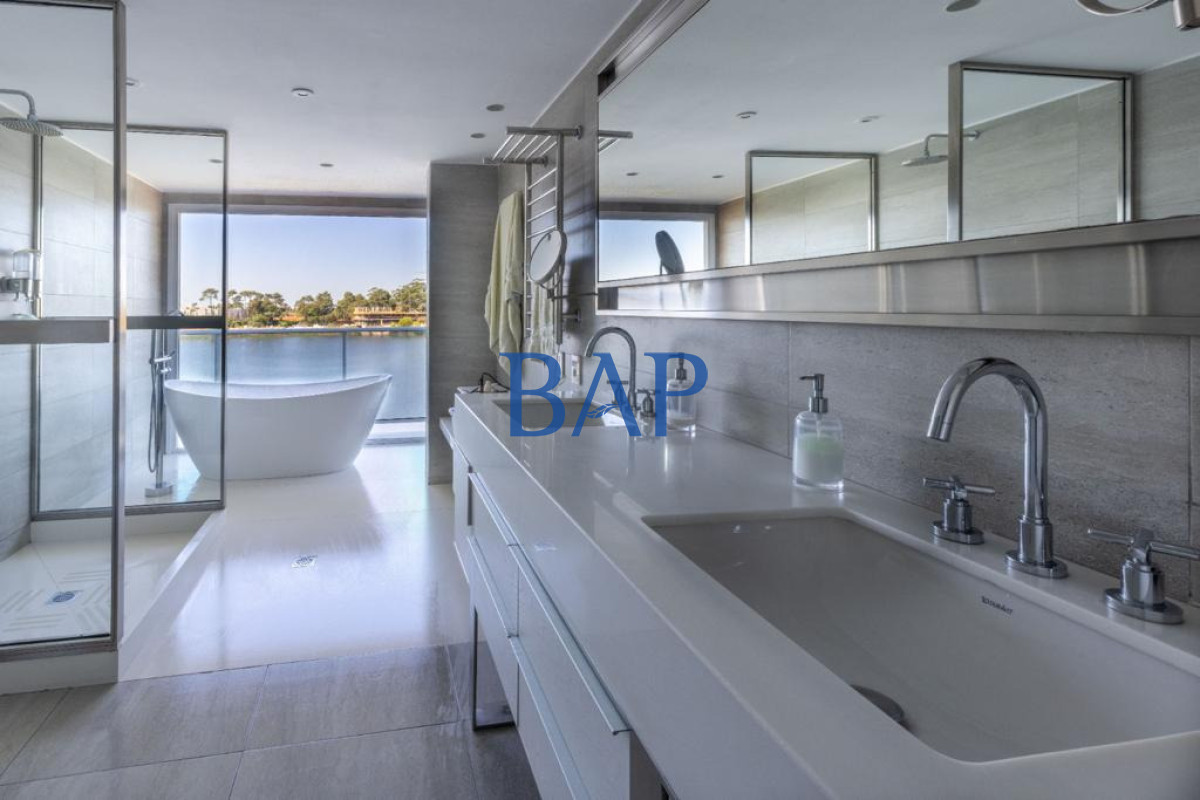 Apartamento ID.190 - Espectacular venta o alquiler - 4 dorm. -  Barra de Carrasco