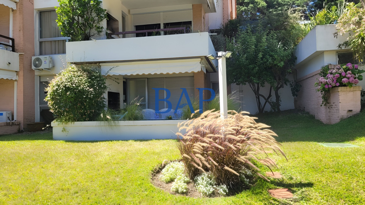 Apartamento ID.64 - Apartamento Playa Mansa -  3 dorm.