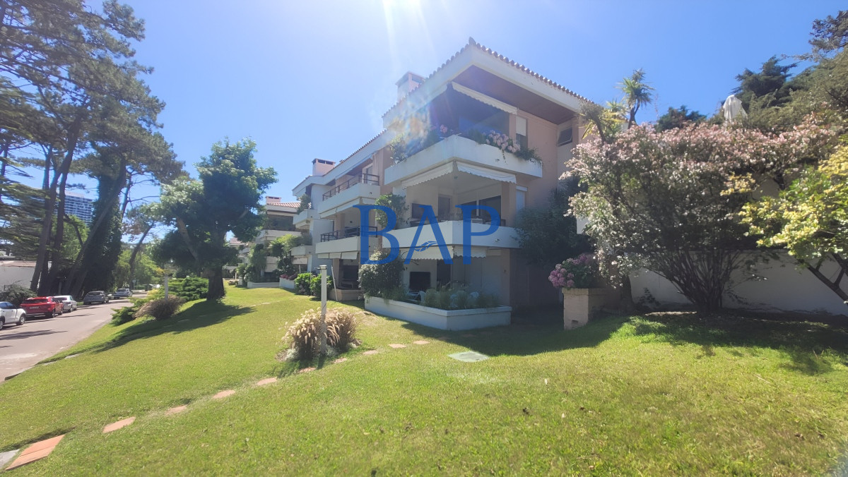 Apartamento ID.64 - Apartamento Playa Mansa -  3 dorm.