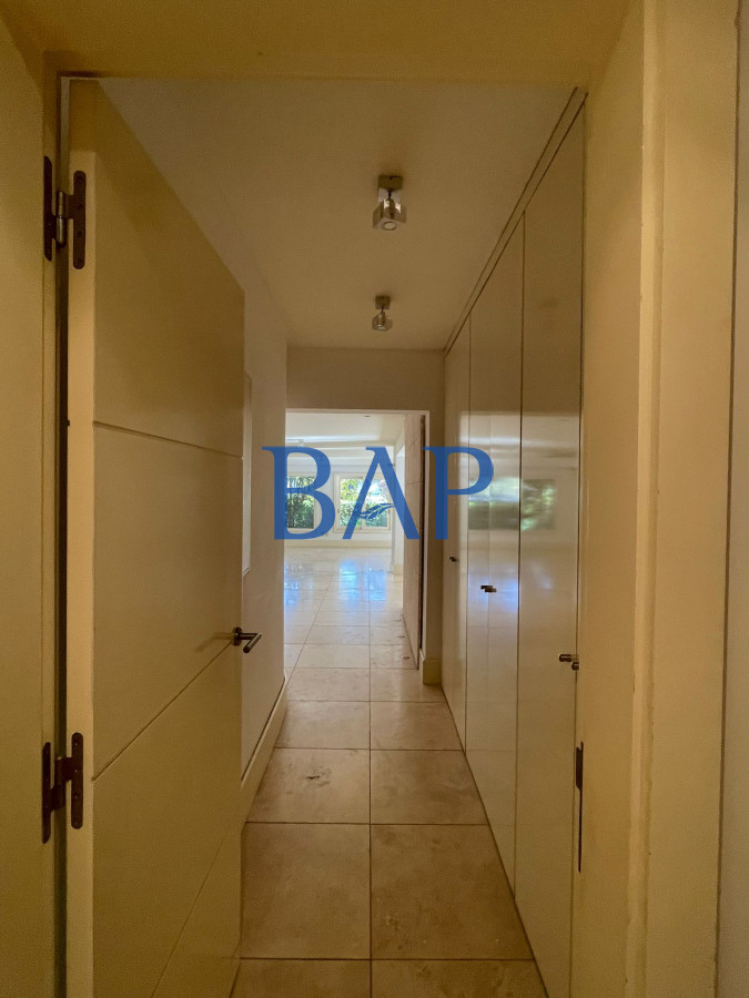 Apartamento ID.83 - Venta - 4 dorm. - Carrasco