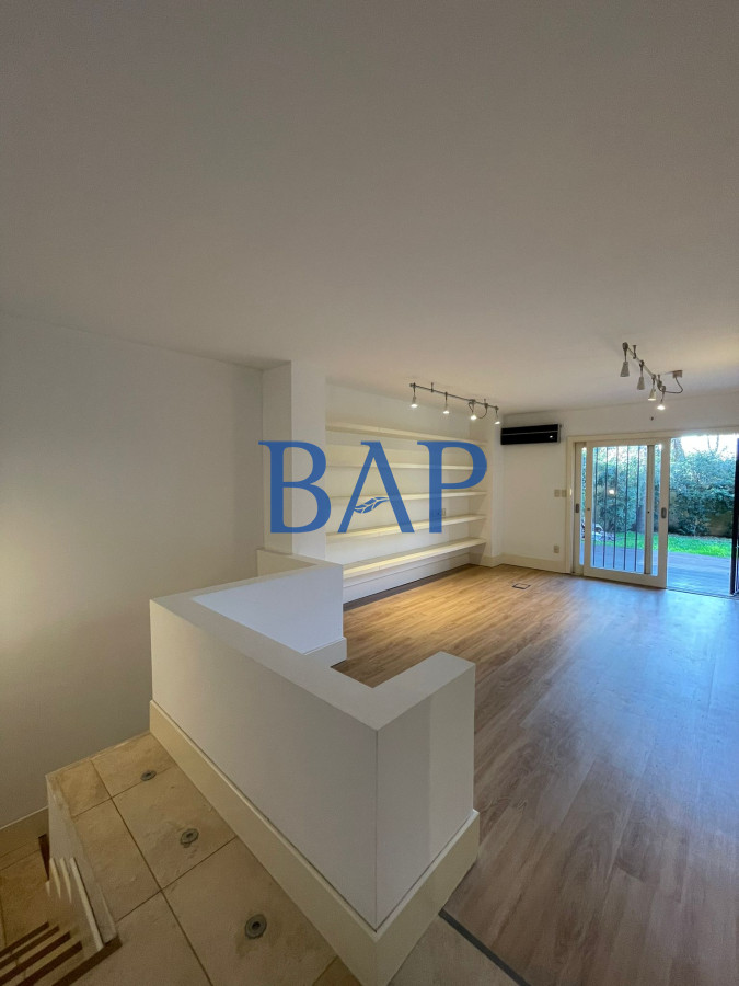 Apartamento ID.83 - Venta - 4 dorm. - Carrasco