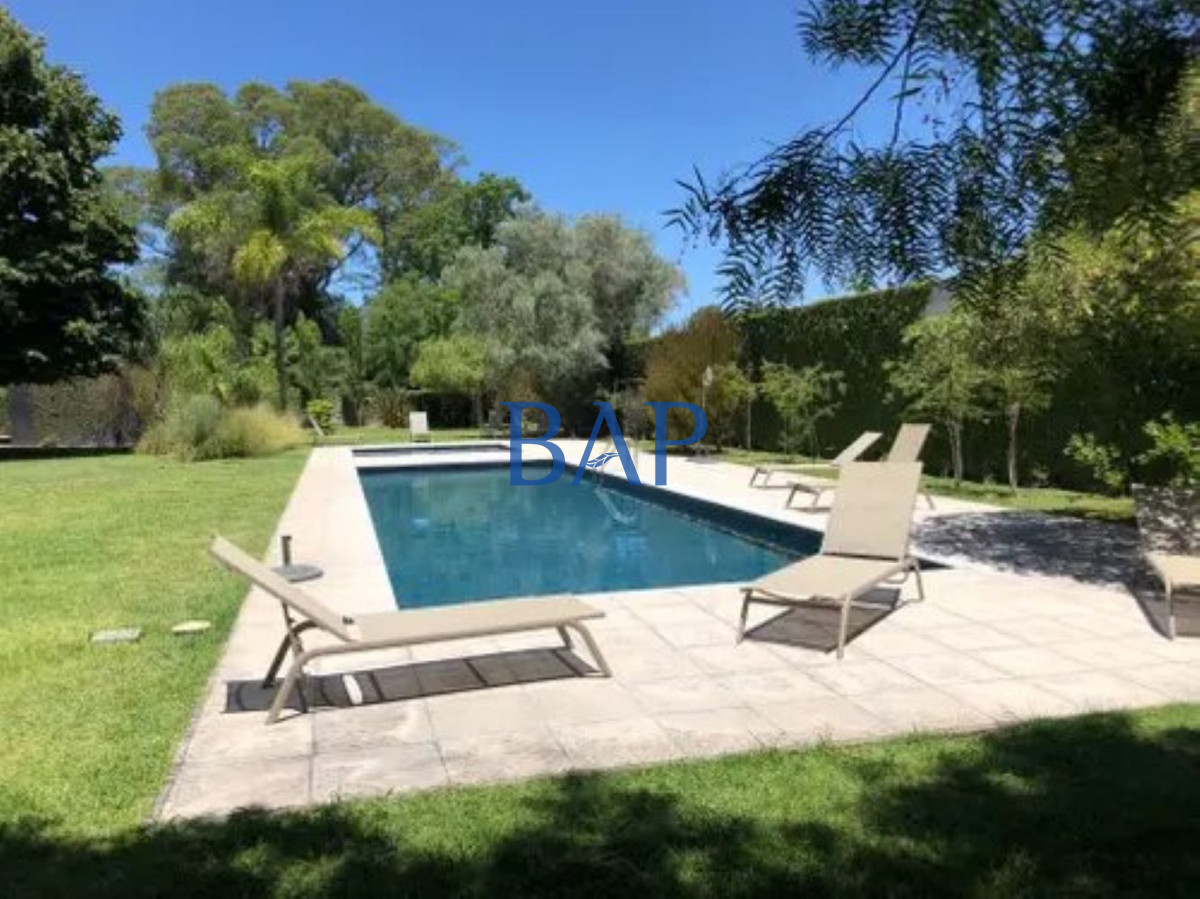 Apartamento ID.111 - Alquiler - 2 dormitorios - Carrasco