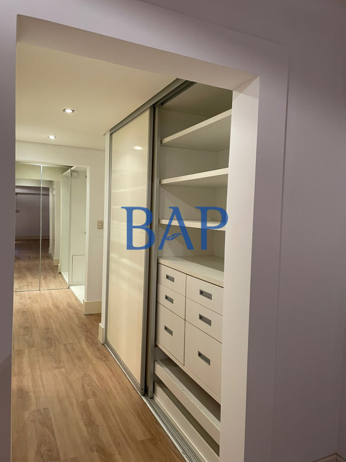 Apartamento ID.83 - Venta - 4 dorm. - Carrasco