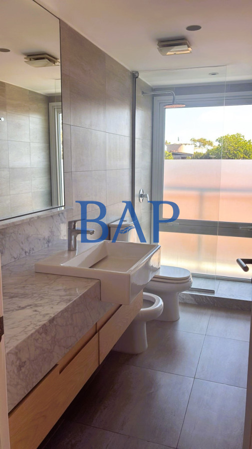 Apartamento ID.190 - Espectacular venta o alquiler - 4 dorm. -  Barra de Carrasco