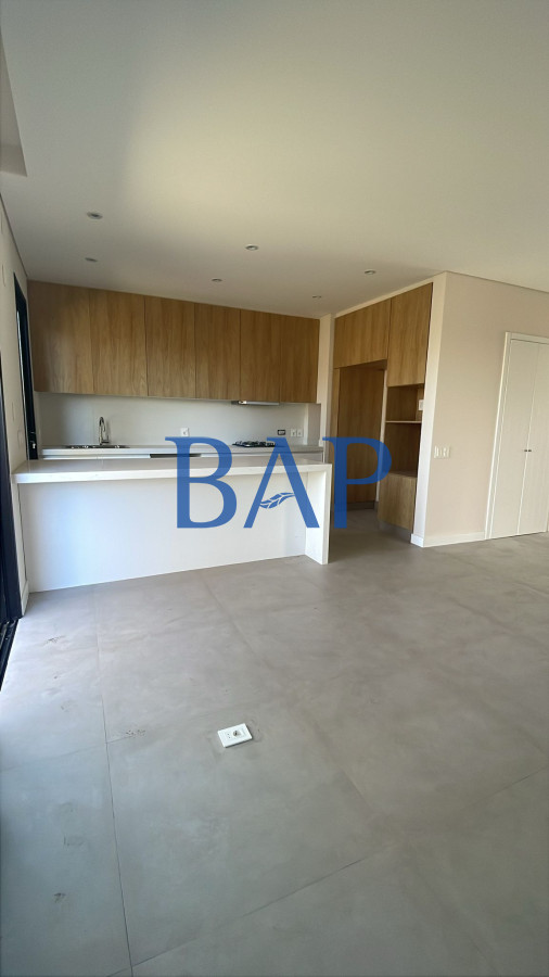 Casa ID.42 - Venta  - 4 dorm. - Carrasco