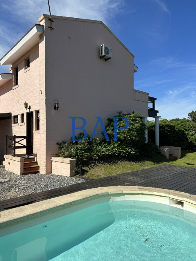 Casa ID.63 - Casa en Manantiales - 4 dorm.