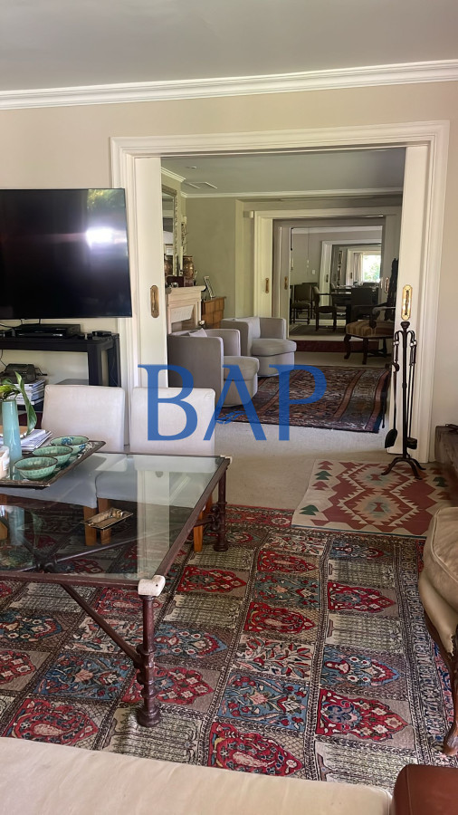 Casa ID.112 - Venta - 5 dorm. - Carrasco