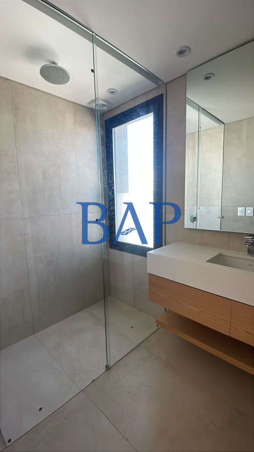 Casa ID.42 - Venta  - 4 dorm. - Carrasco