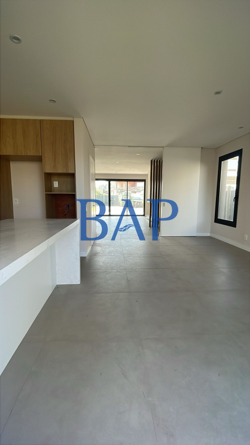 Casa ID.42 - Venta  - 4 dorm. - Carrasco