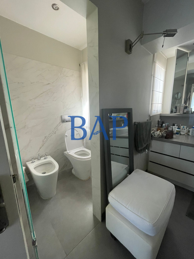 Casa ID.112 - Venta - 5 dorm. - Carrasco