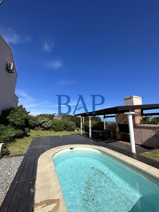 Casa ID.63 - Casa en Manantiales - 4 dorm.