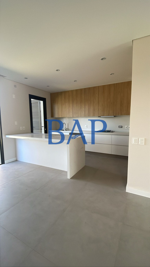 Casa ID.42 - Venta  - 4 dorm. - Carrasco