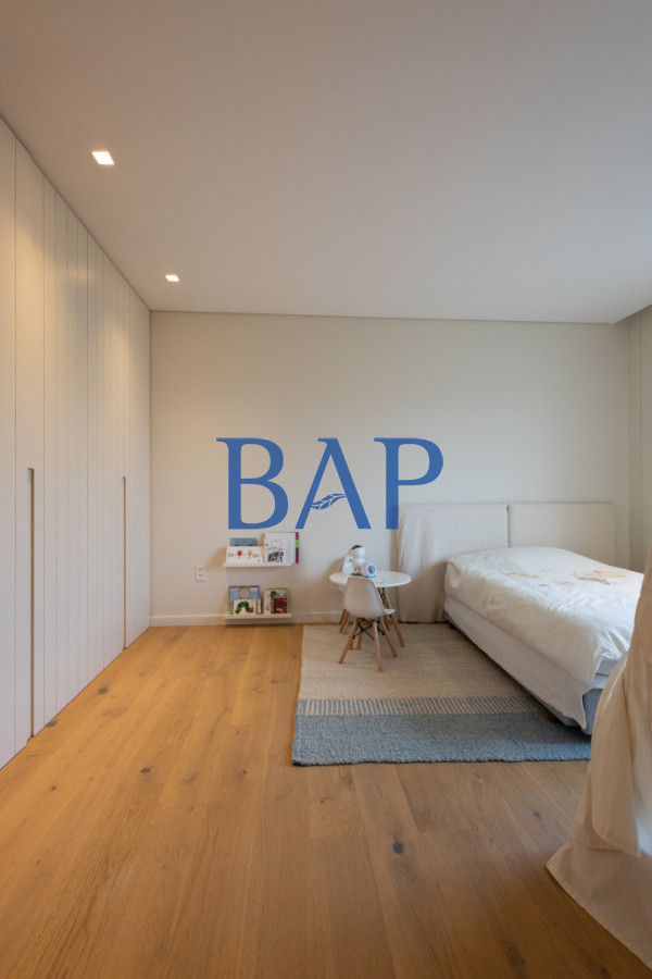 Casa ID.176 -  Venta - Alquiler - 4 dorm. - Los Olivos