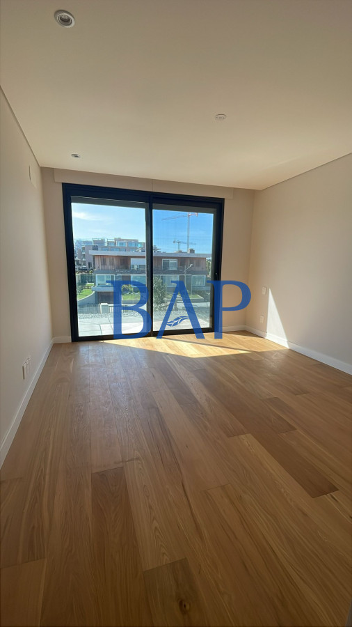 Casa ID.42 - Venta  - 4 dorm. - Carrasco