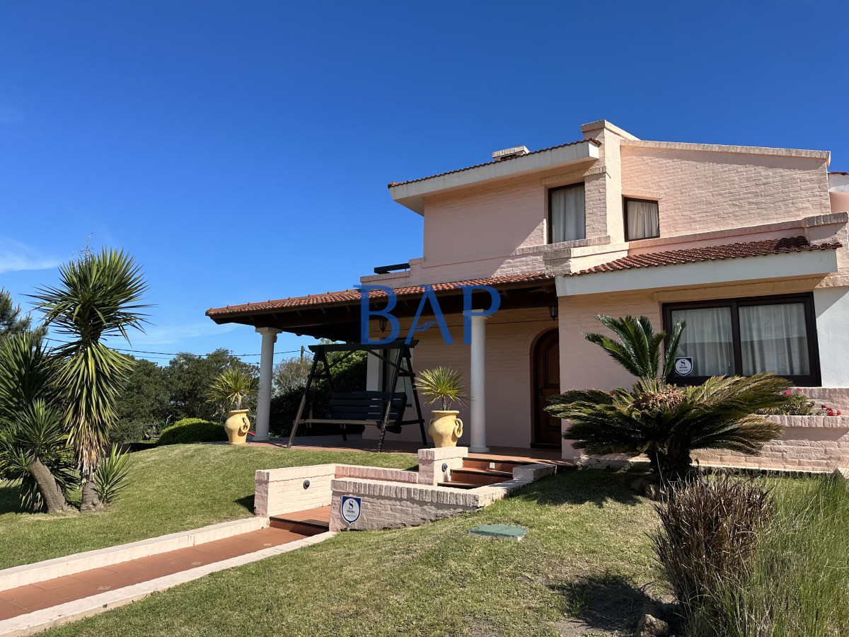 Casa ID.63 - Casa en Manantiales - 4 dorm.